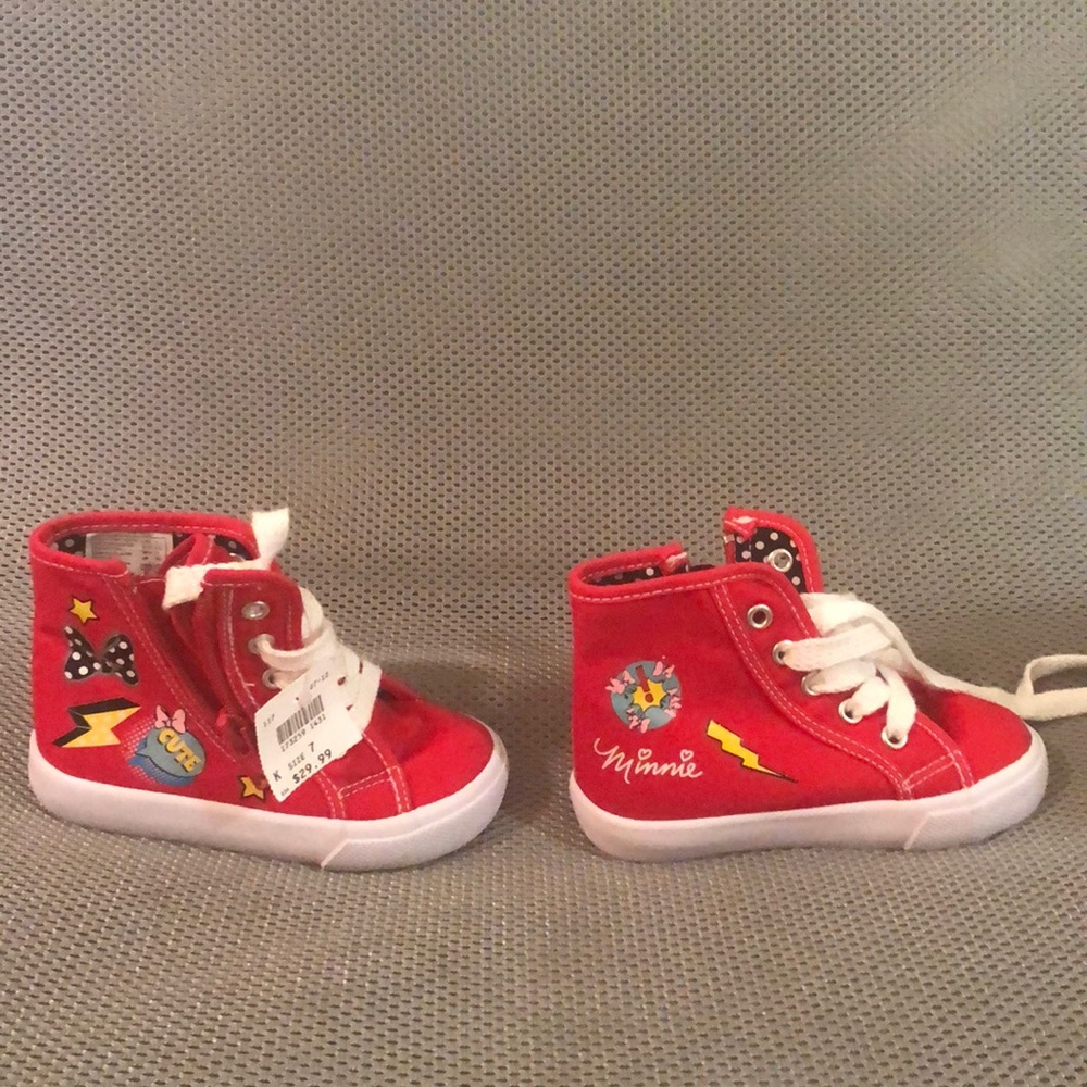 NWT Minnie Mouse sneakers (toddler)